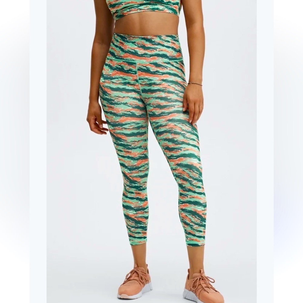 Fabletics Define PowerHold® High-Waisted 7/8 Legging Tiger Camo Print Sz S